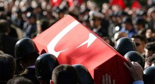 Hakkari'de bir askerimiz şehit oldu