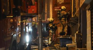 İstanbul'da metruk binada yangın