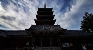 Japonya'da artan bakır fiyatları nedeniyle tapınaklardaki levhalar hırsızların hedefi oldu