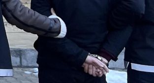 Küçükçekmecede bıçaklı trafik kavgası: Sürücü tutuklandı