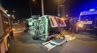 Mersin'de ambulansla cipin karıştığı kazada 5 kişi yaralandı