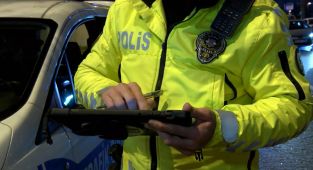 Polisin 'dur' ihtarına uymayan alkollü sürücüye 17 bin lira para cezası