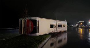 Samsun'da yolcu otobüsü devrildi: 7 yaralı