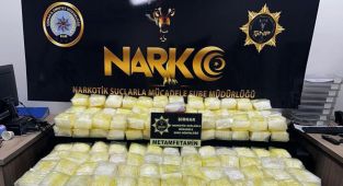 Şırnak'ta çekiciye gizlenmiş 142 kilogram uyuşturucu ele geçirildi