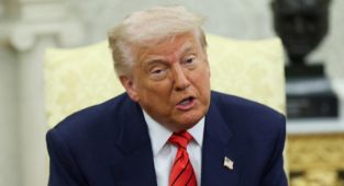Trump: Tarifelere ek olarak yüzde 10'luk küresel bir tarife daha uygulanacak
