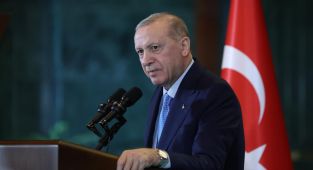Cumhurbaşkanı Erdoğan: Her cephede hakikat savaşı veriyoruz