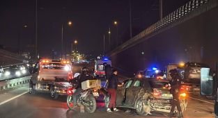 D100 kara yolunda zincirleme kaza: 3 araç birbirine girdi