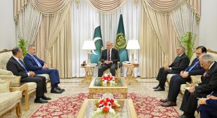 Dışişleri Bakanı Fidan, Pakistan Başbakanı Şerif ile görüştü