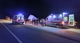 Edirne'de feci kaza: 2 ölü, 1 yaralı