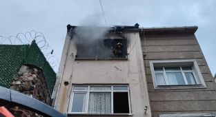Fatih'te bina yangını: 1 ölü, 6 yaralı