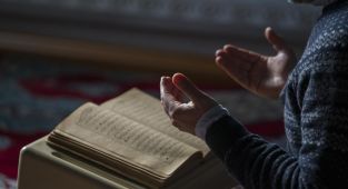 Gümülcine'de bir cami daha provokatif saldırının hedefi oldu