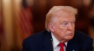 İran Meclis Başkanı: Trump, Netanyahu'nun hayallerini ilerletmek için ABD askerlerini feda ediyor