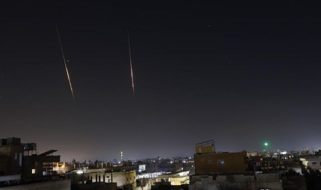 İran'ın misillemesinin ardından Tel Aviv'de patlama sesleri duyuldu