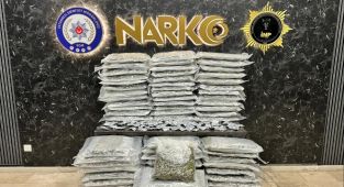 İstanbul'da zehir tacirlerine operasyon: 5 gözaltı