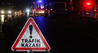 Kocaeli'de servis minibüsü ile otomobil çarpıştı: 11 yaralı