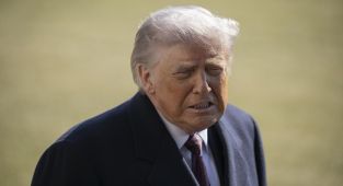 Trump, İran ile koşulsuz teslimiyet dışında bir anlaşmaya varılmayacağını belirtti