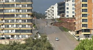 Balıkesir'de sağanak toprak kaymasına neden oldu