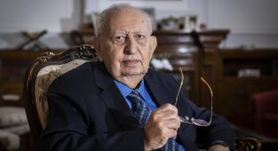 Eski TBMM Başkanı Cindoruk hayatını kaybetti