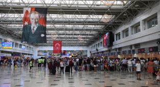 Martta hava yolu ile seyahat eden yolcu sayısı İstanbul nüfusunu aştı
