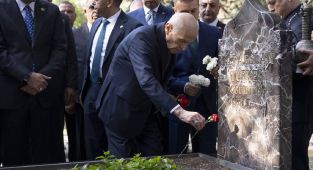 MHP Genel Başkanı Bahçeli, Alparslan Türkeşi andı