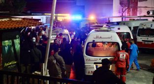 Soykırımcı İsrail, Lübnan'da 2 sağlık görevlisini öldürdü