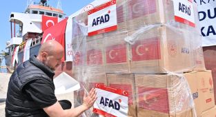 Türkiye'den Lübnan'a 730 tonluk insani yardım