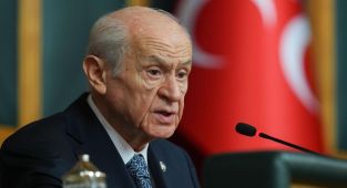 Bahçeli'den Kılıçdaroğlu ve Özel'e telefon