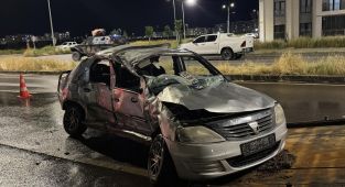 Diyarbakır'da otobüs ve otomobil çarpıştı: 2 ölü, 5 yaralı