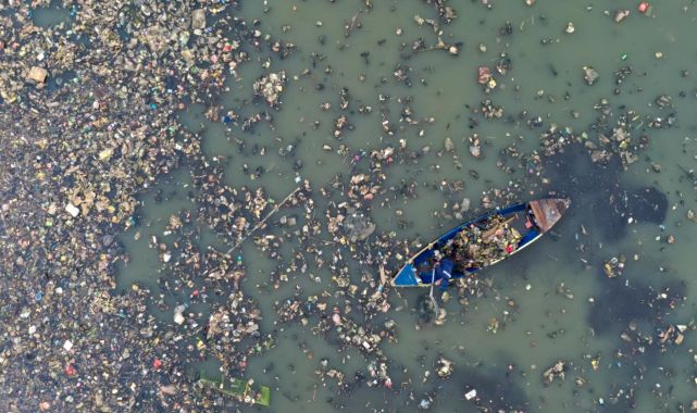 Plastik atıklar dünyayı sadece kirletmiyor, ısıtıyor da