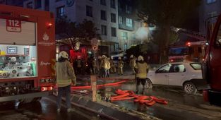 Şişli'de iş yerinde çıkıp dış cepheye sıçrayan yangın söndürüldü
