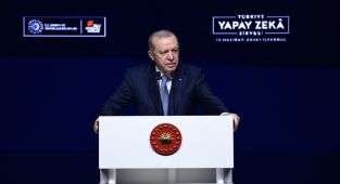 Erdoğan: Türkiye'yi yapay zeka çağının öncü ülkeleri arasına taşıyacağız