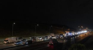 İstanbul'da bayram tatilinin ardından ilk iş gününde trafik yoğunluğu