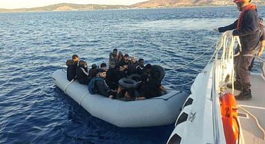 İzmir açıklarında göçmen operasyonu: 4’ü çocuk 65 düzensiz göçmen yakalandı