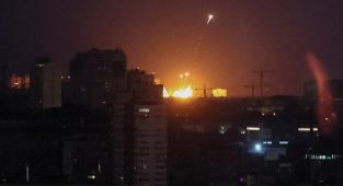 Kiev Belediye Başkanı Kliçko, kentin yoğun hava saldırısı altında olduğunu açıkladı