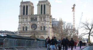 Notre Dame'ın altında kazı yapan arkeologlar 2 bin yıllık tarihe ulaştı