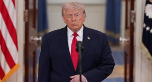 Petro, Trump'ı ülkesinin iç işlerine karışmakla suçladı