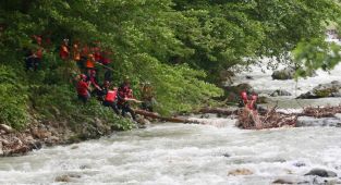 Rize'de kaybolan kişiyi arama çalışmalarında 1 AFAD personeli hayatını kaybetti