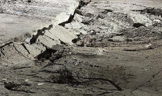 Burdur'da sağanak sonrası köprü yolunda çökme