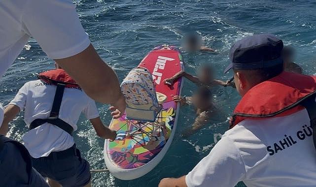 İzmir’de kürek sörfü yaparken denizde sürüklenen 5 kişi kurtarıldı