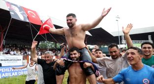 Kırkpınar Yağlı Güreşleri'nde başpehlivan Erkan Taş oldu