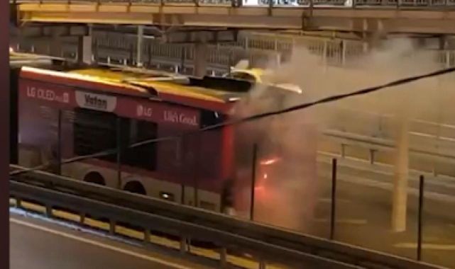 Seyir halindeki metrobüste çıkan yangın söndürüldü