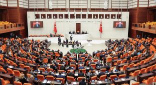TBMMde tarihi oturum başladı