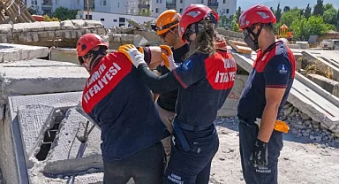 İzmir İtfaiyesi ağır arama kurtarmada güçleniyor