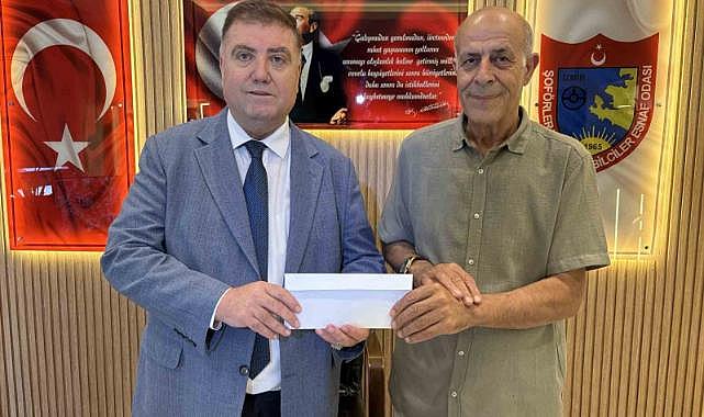 İzmirli taksici fenalaşan yolcusunu polis eskortuyla hastaneye yetiştirdi