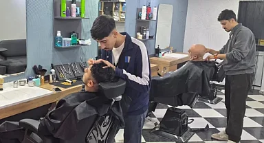 Bunu da gördük! Askıda tıraş dönemi başladı