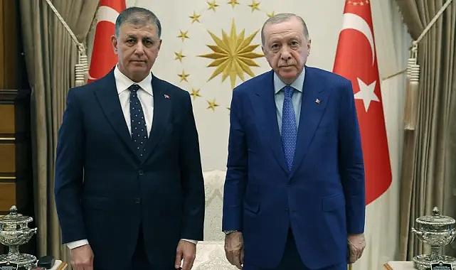 Cemil Tugay AKP'ye geçiş sinyalini verdi: Sosyal medyada dikkat çeken yanıt
