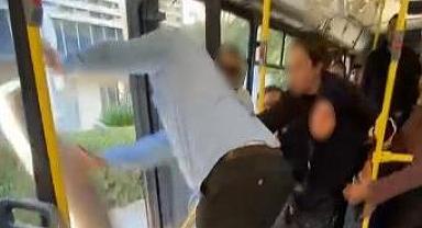 İzmir’de belediye otobüsünde ‘halı’ kavgası