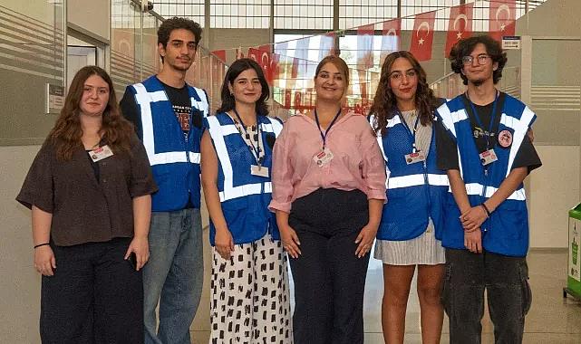 İzmir'de gönüllü sağlık ordusu büyüyor