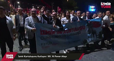 İzmir, 9 Eylül'de Geleneksel Fener Alayı ile Kurtuluşunu Kutladı